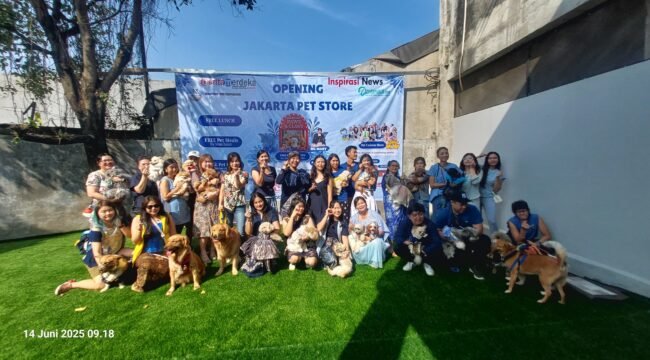 Foto Bersama Opening Jakarta Pet Shop. (Doc/Tw7)