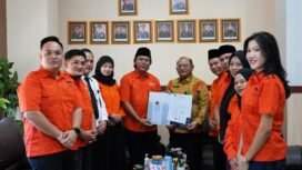 Terima SKT dari Kanwil Kemenkum Bengkulu, Partai Gerakan Rakyat Provinsi Bengkulu “Hadir Berjuang Untuk Rakyat”. (Tw7)
