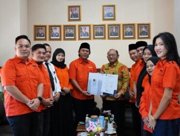 Terima SKT dari Kanwil Kemenkum Bengkulu, Partai Gerakan Rakyat Provinsi Bengkulu “Hadir Berjuang Untuk Rakyat”. (Tw7)